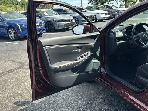 Used 2023 Nissan Sentra SV image 11