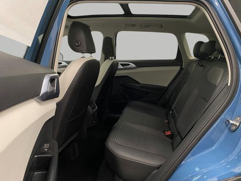 New 2025 Volkswagen Taos SE image 25