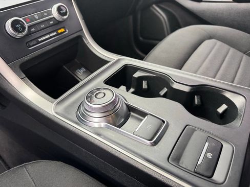 Used 2022 Ford Edge SE image 23