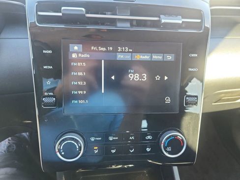 Certified 2024 Hyundai Tucson SE image 18