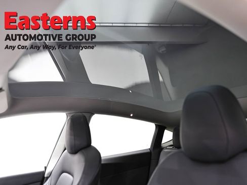 Used 2022 Tesla Model Y Long Range image 31