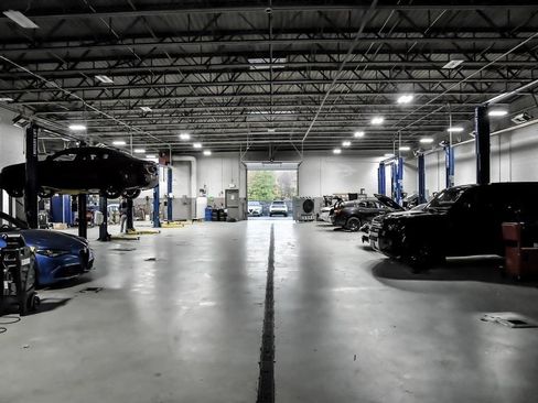 Used 2023 Land Rover Range Rover SE image 32