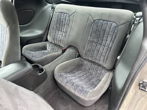 Used 2002 Chevrolet Camaro LT RWD image 19