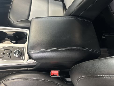 Used 2023 Ford Explorer XLT w/ Equipment Group 202A image 30