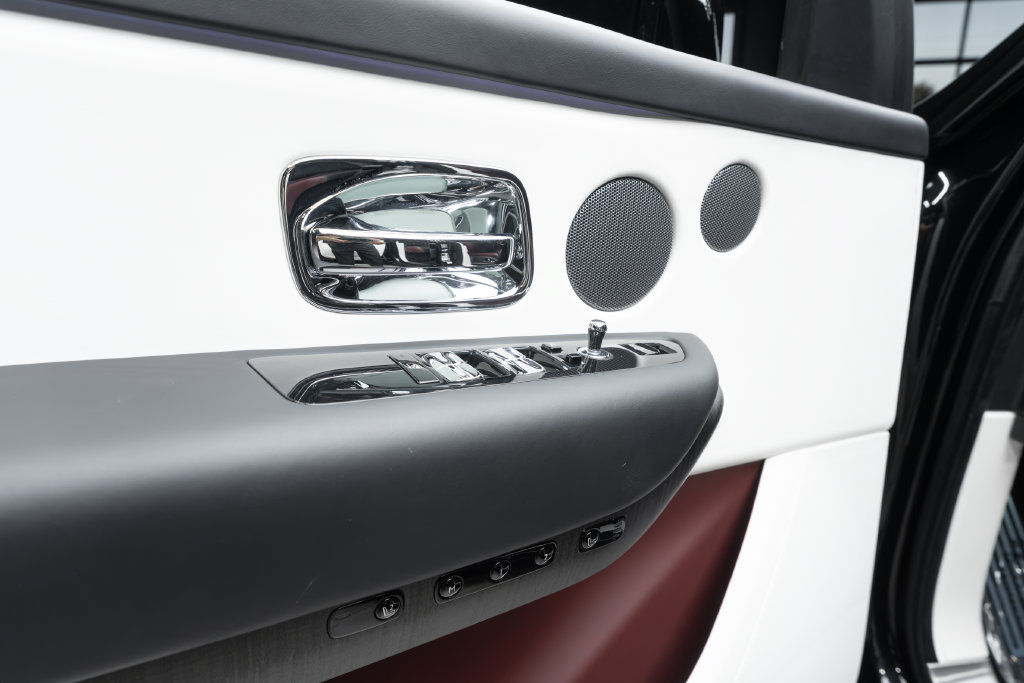 Used 2026 Rolls-Royce Cullinan AWD/4WD image 28