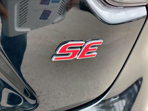 Used 2022 Toyota Corolla SE image 10