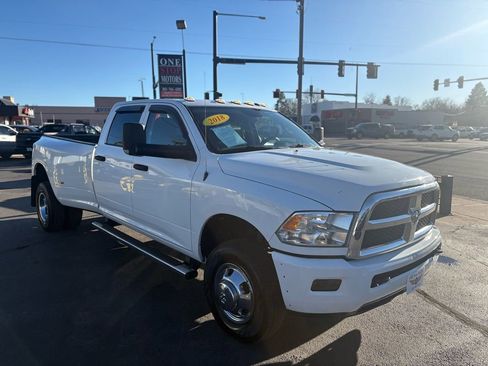 Used 2018 RAM 3500 Tradesman w/ Chrome Appearance Group AWD/4WD image 11