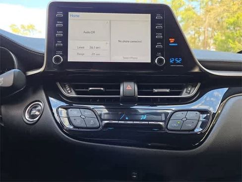 Used 2019 Toyota C-HR XLE image 27