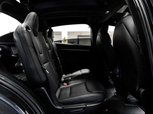 Used 2022 Tesla Model X image 30