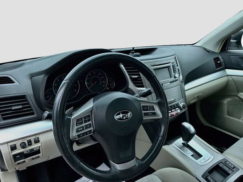 Used 2013 Subaru Legacy 2.5i Premium AWD/4WD image 9