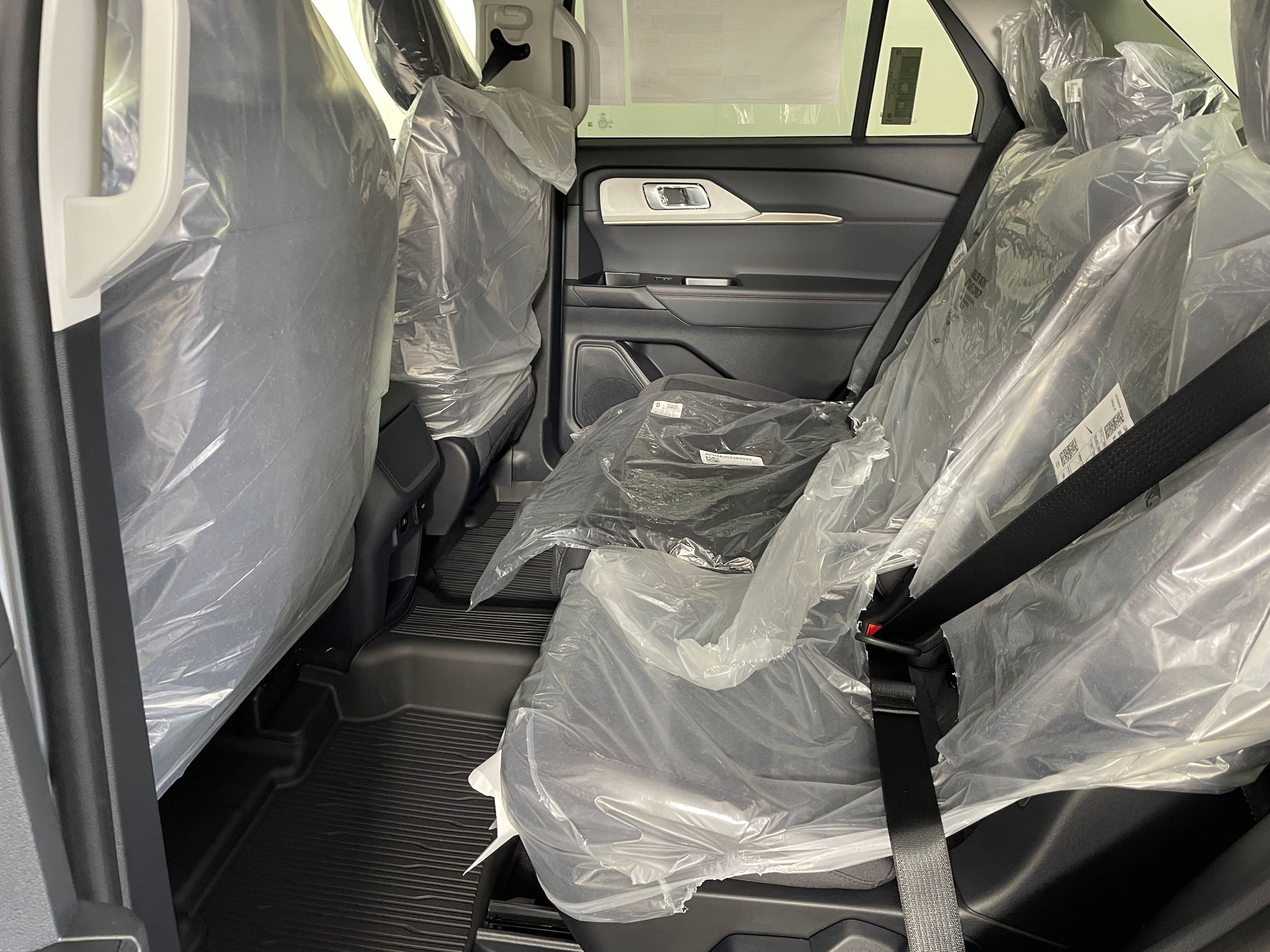 New 2026 Ford Explorer Active RWD image 4