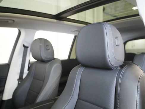 Used 2026 Mercedes-Benz GLS 450 4MATIC image 12