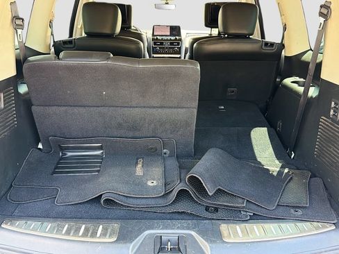 Used 2022 Nissan Armada Platinum w/ Captain's Chairs Package RWD image 33