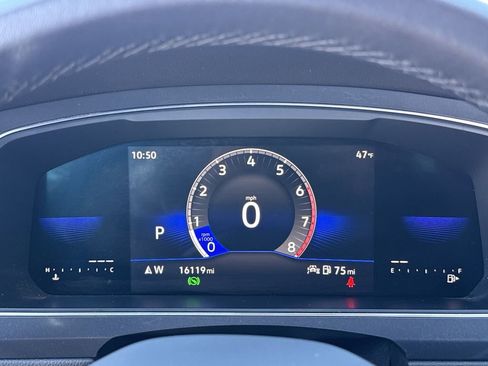 Used 2023 Volkswagen Tiguan SE R-Line image 15