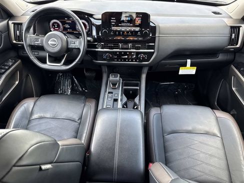 Certified 2024 Nissan Pathfinder Platinum w/ Cargo Package FWD image 18