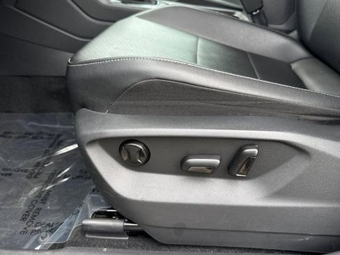 Used 2019 Volkswagen Tiguan SE FWD image 13