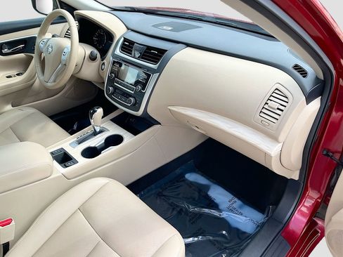 Used 2017 Nissan Altima 2.5 SL w/ Moonroof Package image 29