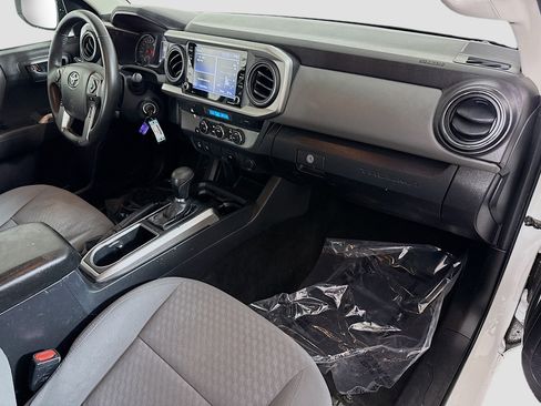 Used 2022 Toyota Tacoma SR5 w/ Technology Package RWD image 29