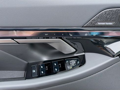 New 2027 BMW 530i RWD image 23
