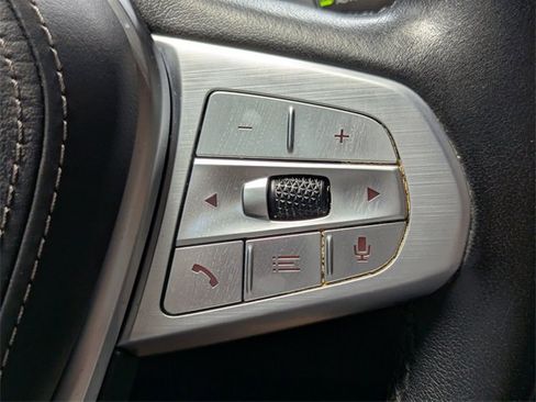 Used 2022 BMW 740i image 23