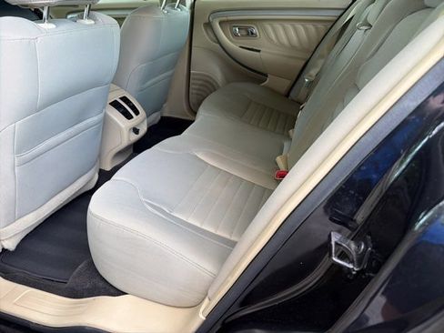 Used 2015 Ford Taurus SE FWD image 7