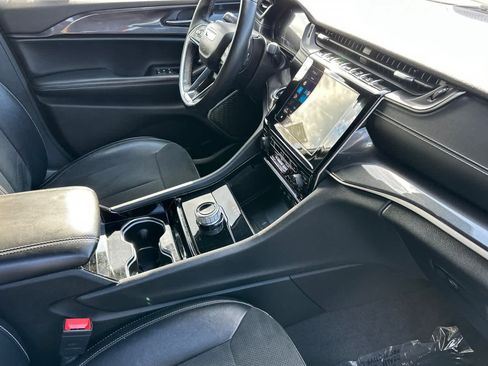 Used 2021 Jeep Grand Cherokee L Laredo RWD image 17