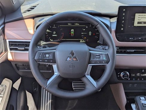 New 2025 Mitsubishi Outlander SEL image 18
