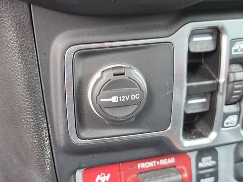 Used 2024 Jeep Wrangler Unlimited Rubicon AWD/4WD image 25