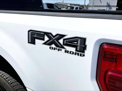 Used 2022 Ford F350 Lariat w/ Black Appearance Package image 7