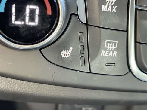 Used 2023 Chevrolet Traverse Premier FWD image 23