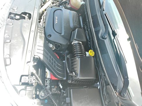 Used 2017 Chrysler Pacifica Touring-L FWD image 27