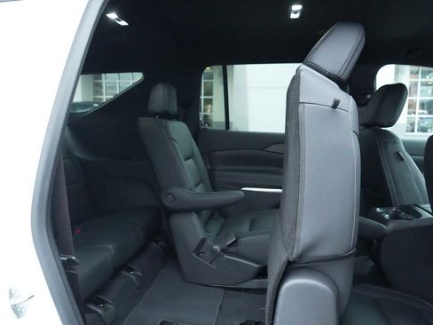 Used 2024 Chevrolet Traverse LT FWD image 36