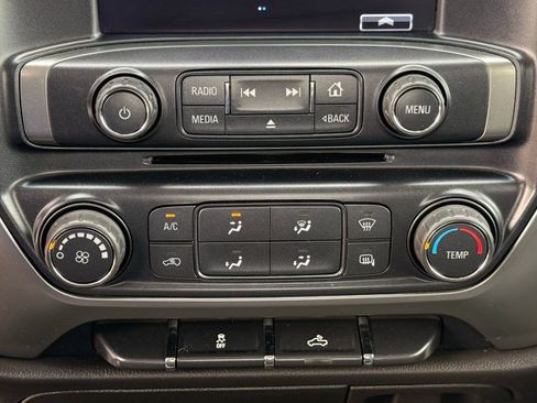 Used 2018 Chevrolet Silverado 1500 LT AWD/4WD image 17