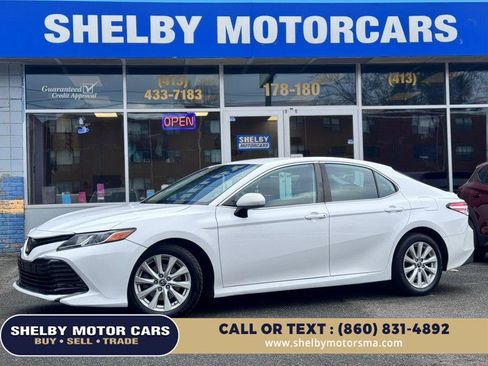Used 2019 Toyota Camry LE w/ Carpet Mat Package image 19