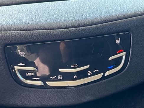 Used 2018 Cadillac Escalade Luxury image 36