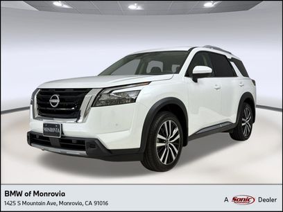 Used 2025 Nissan Pathfinder Platinum