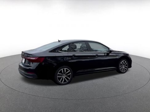 Used 2025 Volkswagen Jetta SE image 14