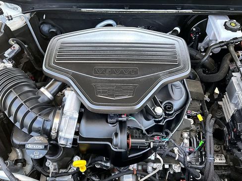 Used 2022 Cadillac XT6 Premium Luxury w/ Technology Package FWD image 33