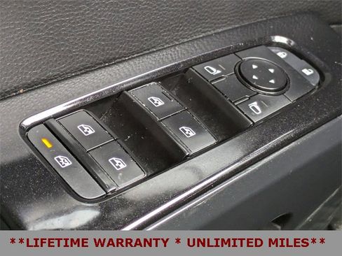 Used 2022 Nissan Pathfinder SV image 24