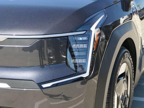 Certified 2024 Kia EV9 Wind image 10