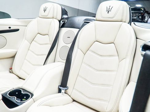 Used 2017 Maserati GranTurismo Sport RWD image 36