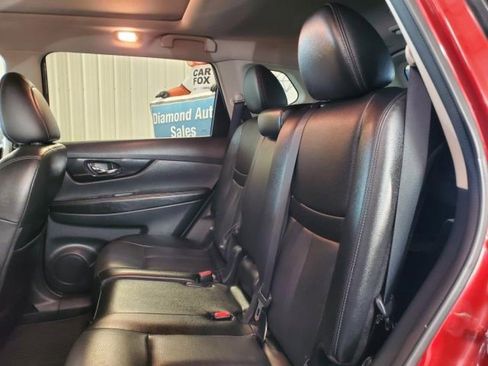 Used 2018 Nissan Rogue S AWD/4WD image 10
