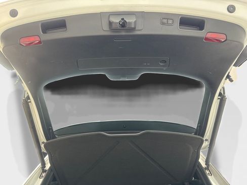 Used 2023 Porsche Macan AWD/4WD image 79