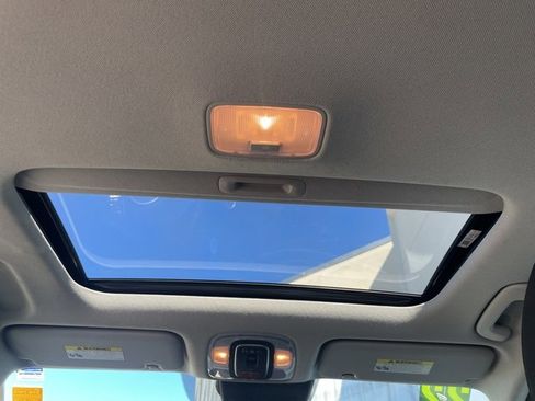 Used 2022 Hyundai Elantra SEL w/ Convenience + Premium Package image 28