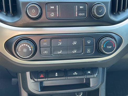 Used 2019 Chevrolet Colorado LT w/ LT Convenience Package AWD/4WD image 13