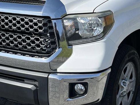 Used 2018 Toyota Tundra SR5 w/ SR5 Upgrade Package image 10