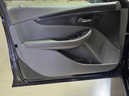 Used 2015 Chevrolet Impala LTZ FWD image 20