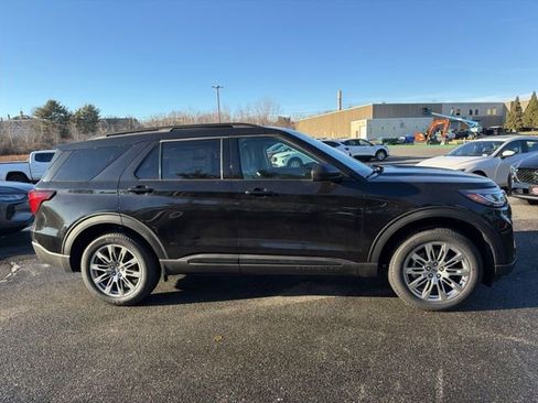 New 2026 Ford Explorer Active w/ Active Comfort Package image 2