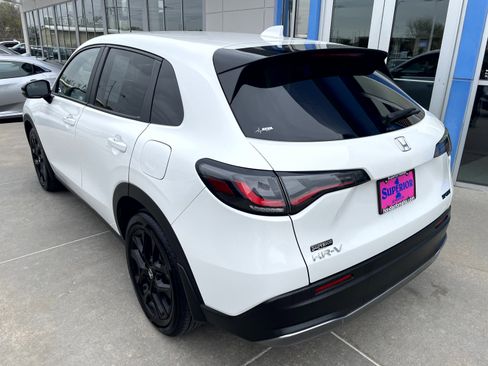 Used 2024 Honda HR-V Sport image 2