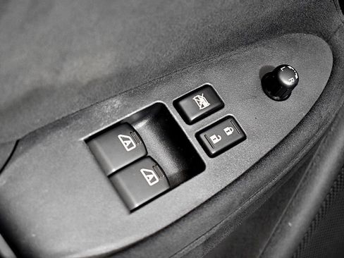 Used 2013 Nissan 370Z Touring w/ Sport Pkg image 16